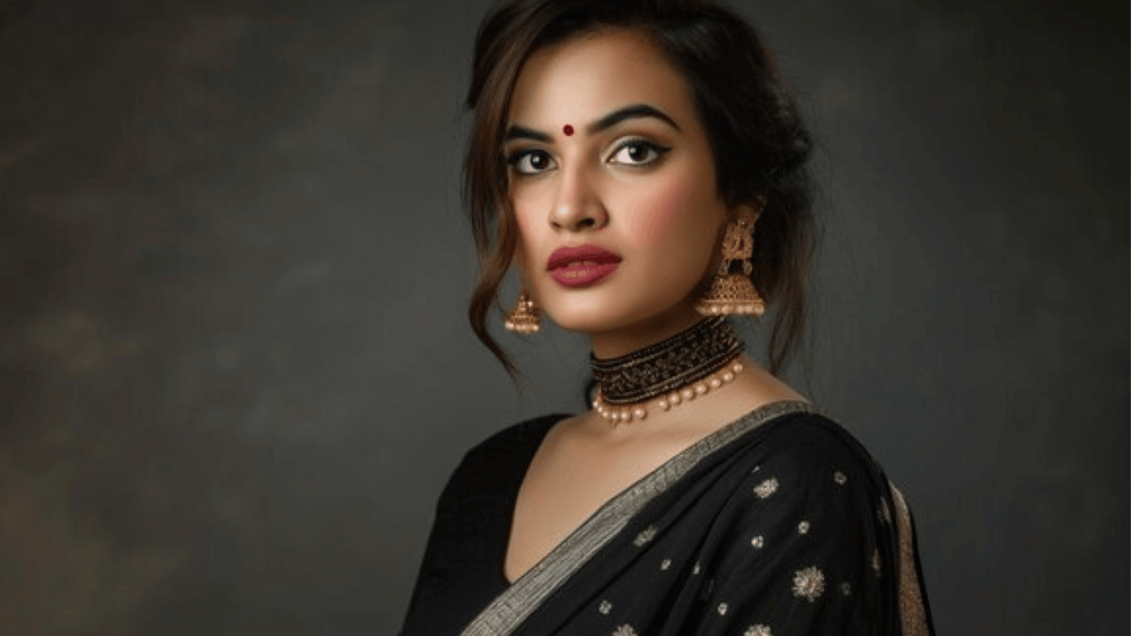 Expert Tips on Matching Jewellery with a Black Saree